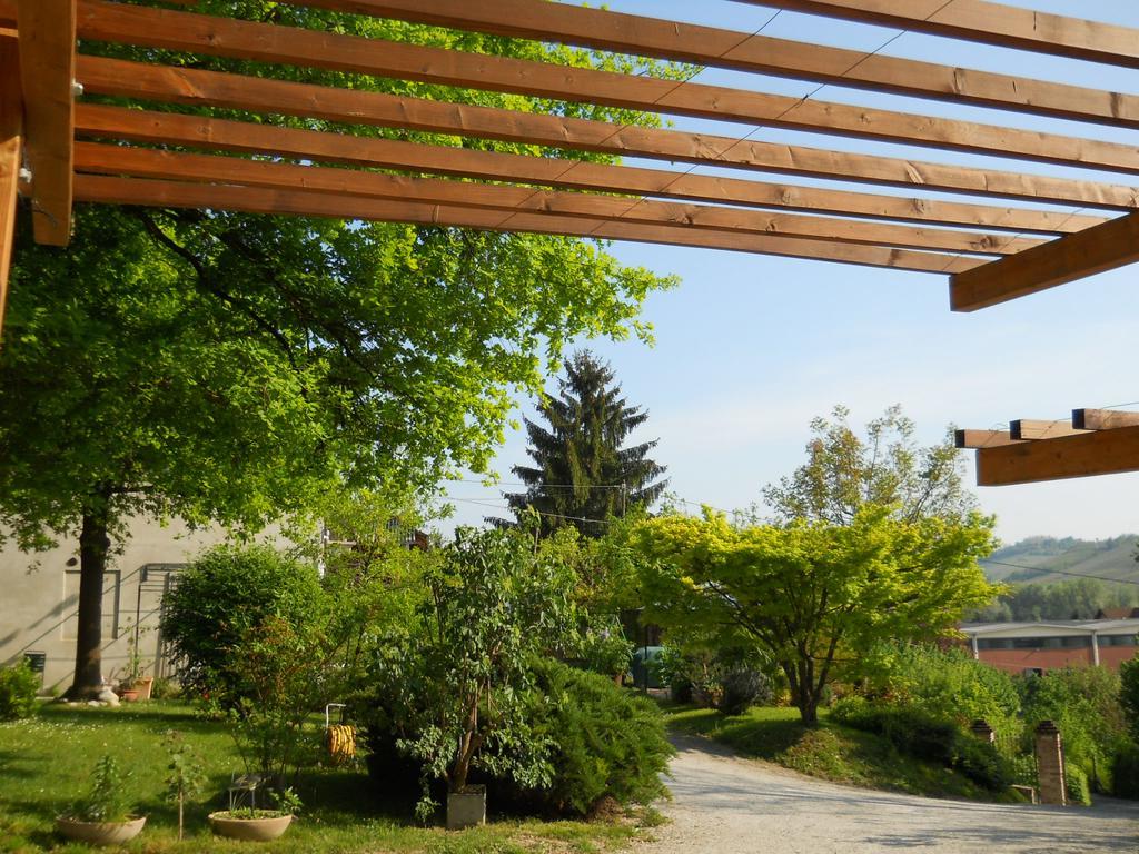 Tenuta Calabiana Diano dʼAlba Exteriér fotografie
